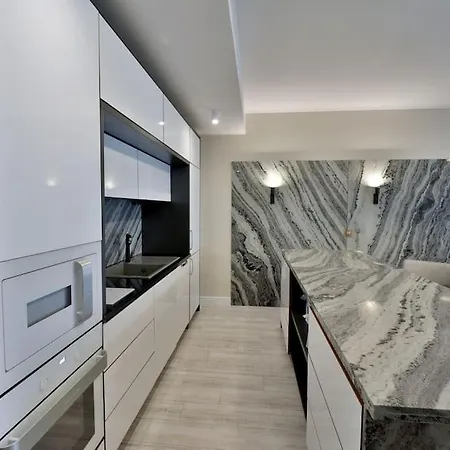 Luxury Seaside View 2br Sts Constantine & Helena Appartement